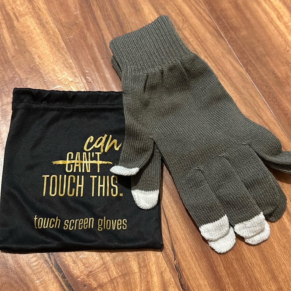 Touch screen gloves. New!